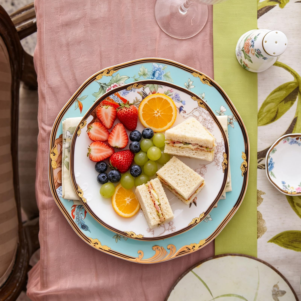 12-Piece Bone China Dinnerware Set for 4 S78816