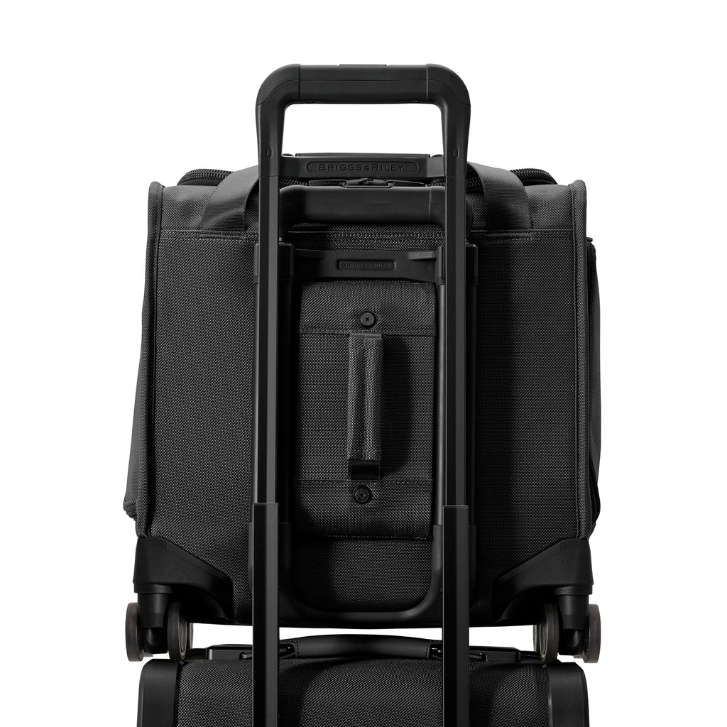Black Softside Carry On Spinner Luggage D9416